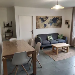 Les Tamaris Apartment